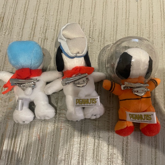 Snoopy Clips - Picture 2 of 2